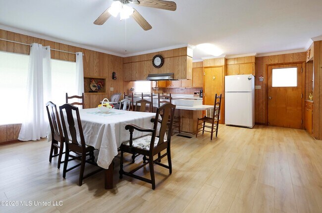 7037 Lilly Rd
