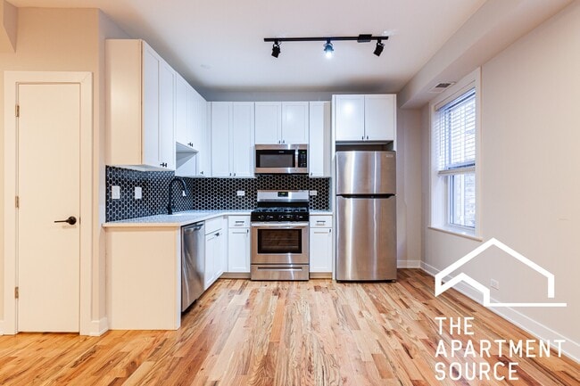 Photo - 656 W Wrightwood Ave Unit 400