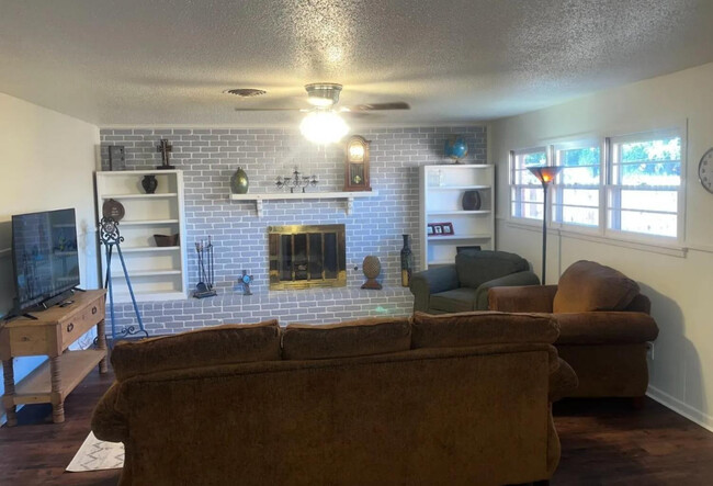 Building Photo - 5426 9th St Rental