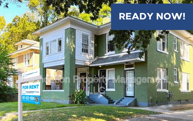 Building Photo - 1758 Lawrence Ave