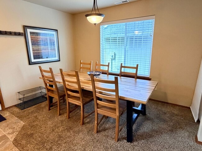 Photo - Short term, fully furnished home! 3 bed, 2.5 bath, central a/c, w/d, d/w, covered parking, great ...