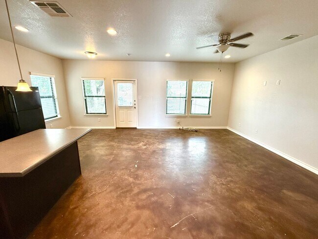 Photo - 1302 Garden Dusk Unit 1