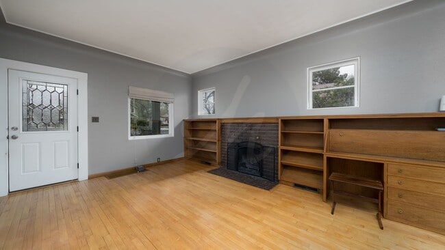 Photo - Craftsman Bungalow In Patty Jewett Neighborhood