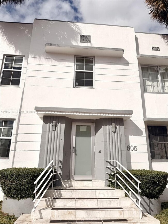 Building Photo - 801 8th St Unit 202