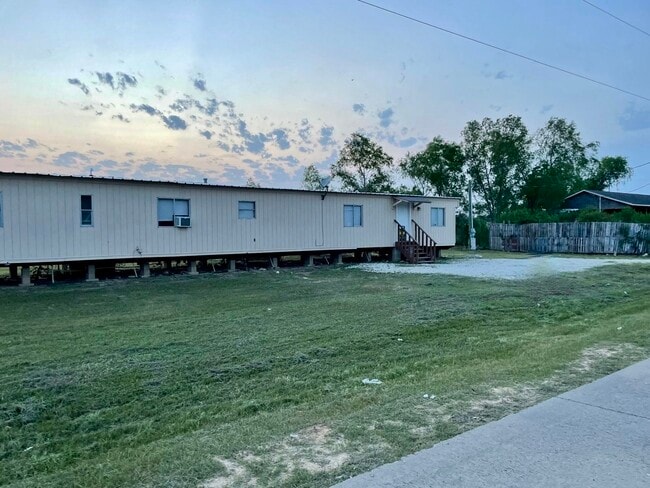 Building Photo - 40 County Rd 3557 Rental