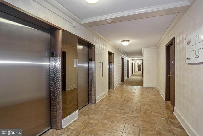 Photo - 1111 Arlington Blvd Unit 319