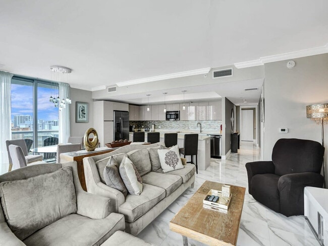 Photo - 2602 E Hallandale Beach Blvd Unidad FL18-ID1379444P