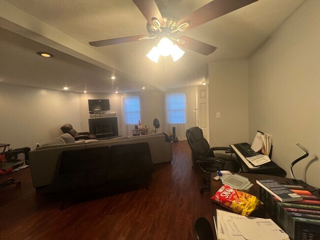 Photo - 11 Enon Wy Unidad 1