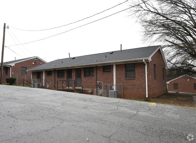 Photo - Drummond Village Apartments