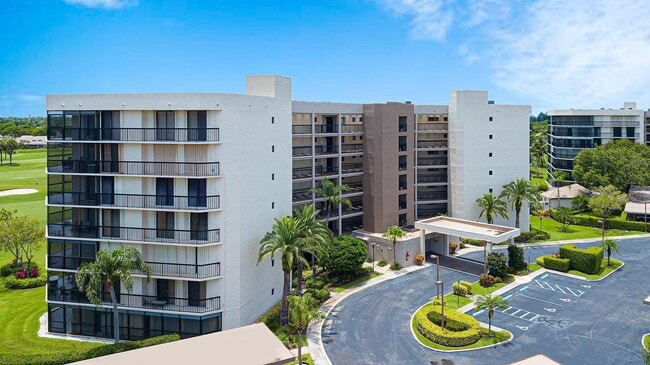 Building Photo - 5279 Fountains Dr S Unit 305