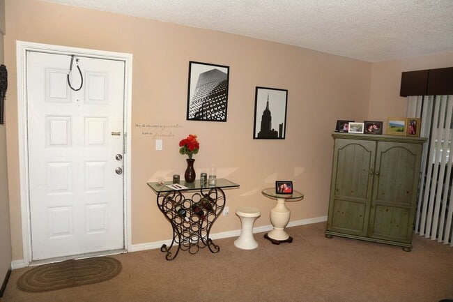 Photo - 1/1 first floor condo with community pool ...