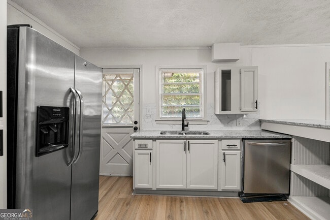 Photo - 72 Artillery Dr