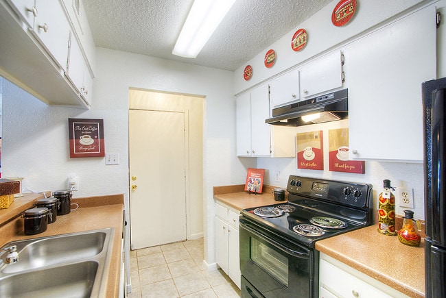 Photo - Windbury Apartments