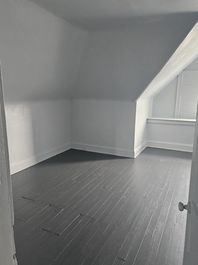 Photo - 635 Hawthore Ave Unit 2