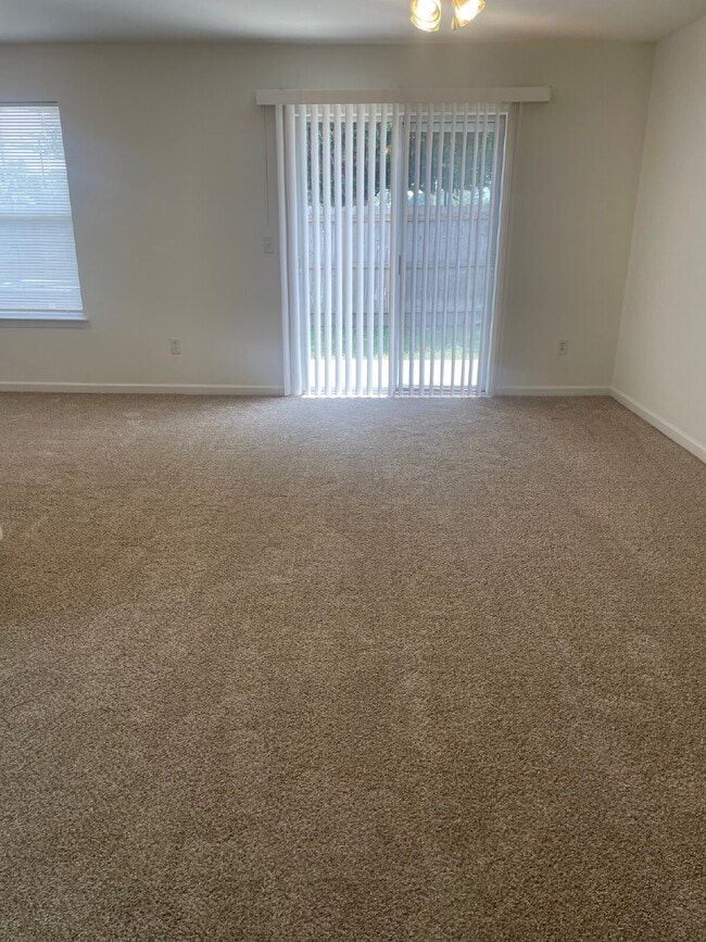 Photo - "Charming 2-Bed, 2-Bath Townhouse in Fort ...