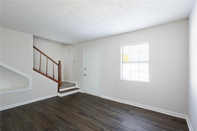 Photo - 5740 Old Gordon Rd