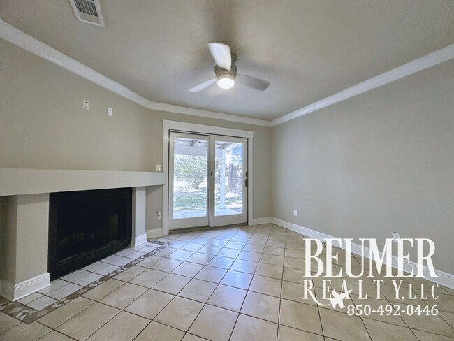 Photo - 2br 1.5 ba End Unit Townhome for Rent