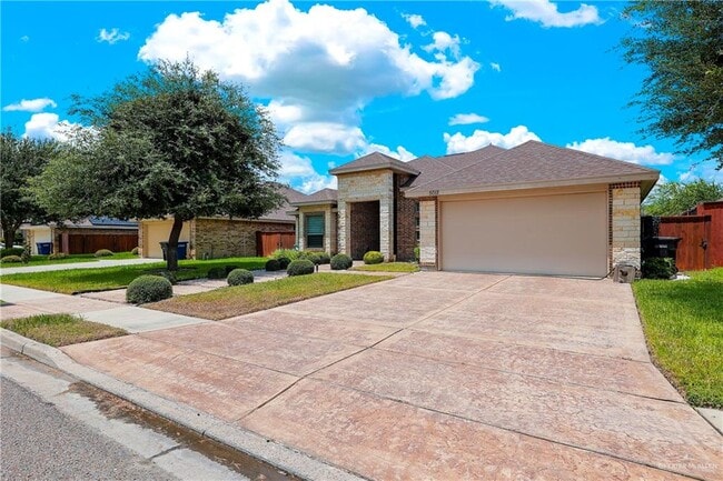 Photo - 28 Sycamore Ave