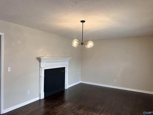 Photo - 326 Drake Ave SW