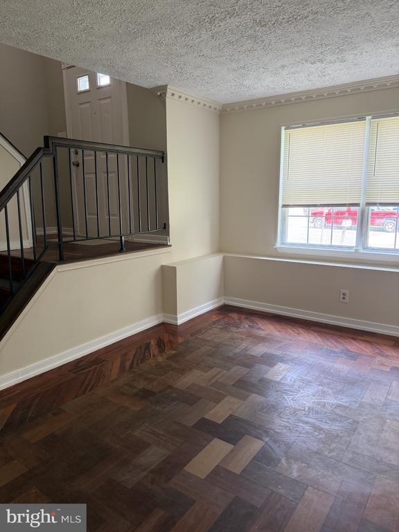Photo - 706 Woodbridge Center Way