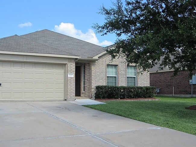 Building Photo - 122 Brazos Gardens Dr