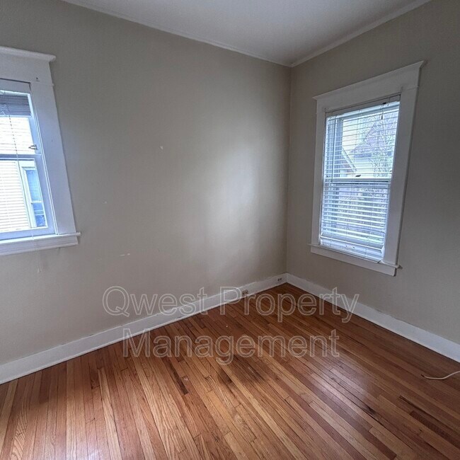Photo - 1126 Fulton St E