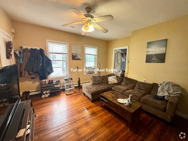 Building Photo - 20 Bristol St Unit 2 Rental
