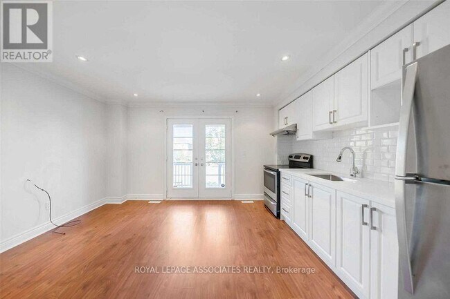 Photo - 33 Talbotshire St