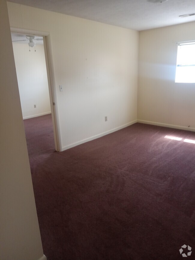Building Photo - 520 Ellis Ave Rental