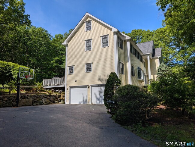 Photo - 12 Carriage Hill Rd