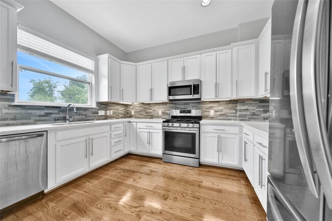 Photo - 626 E 28th St