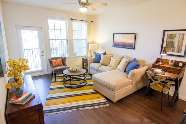The Vineyards at Hammock Ridge apartments — community photo