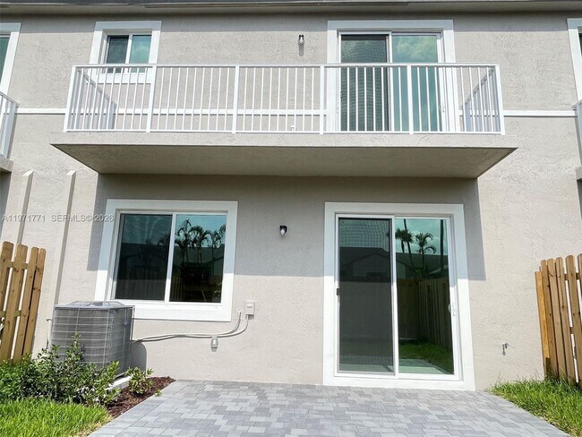 Photo - 1427 SE 7th Ter