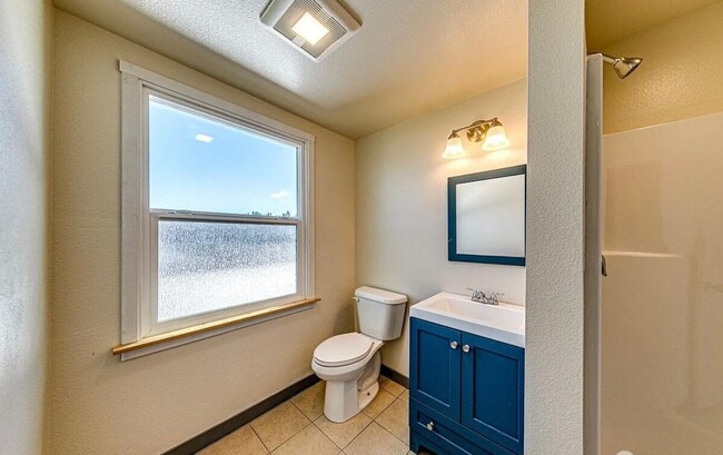 Building Photo - 1017 E Front St