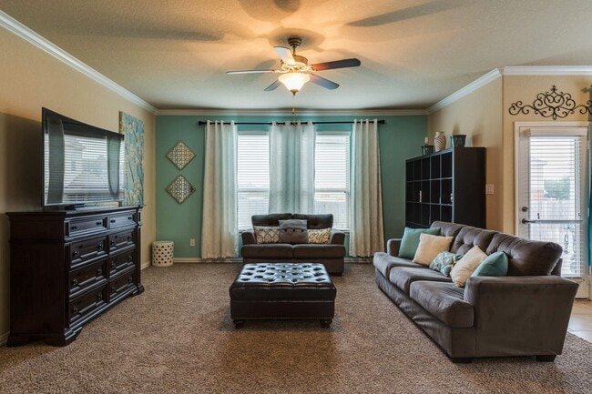 Photo - Beautiful 3 bedroom 2 bath Near Randolph AFB!