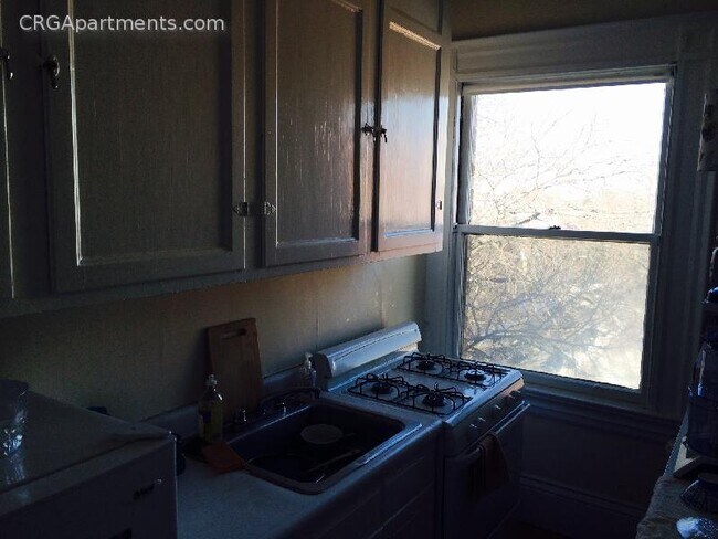Building Photo - 10 Ware St Unit 206T Rental