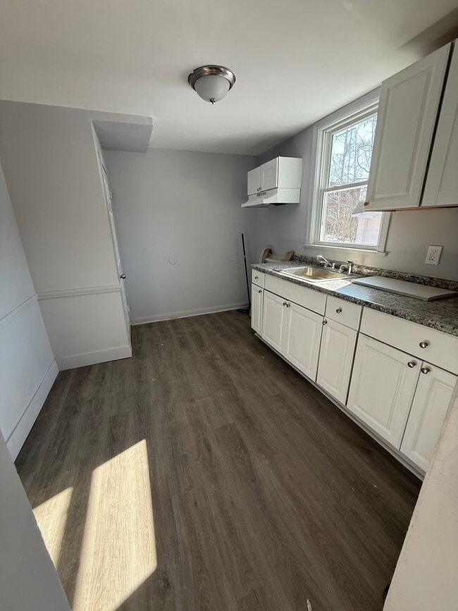 Photo - 3bd Single Section 8