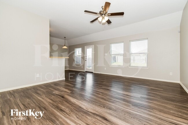 Photo - 1821 Ridgecrest Dr