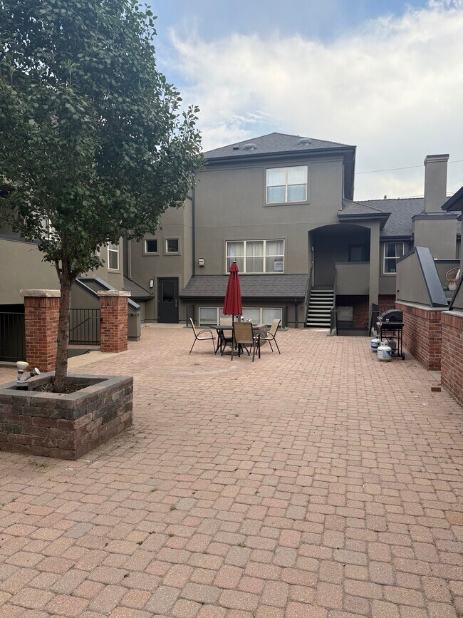 Photo - 2901 Wyandot St Unidad 17 Rental