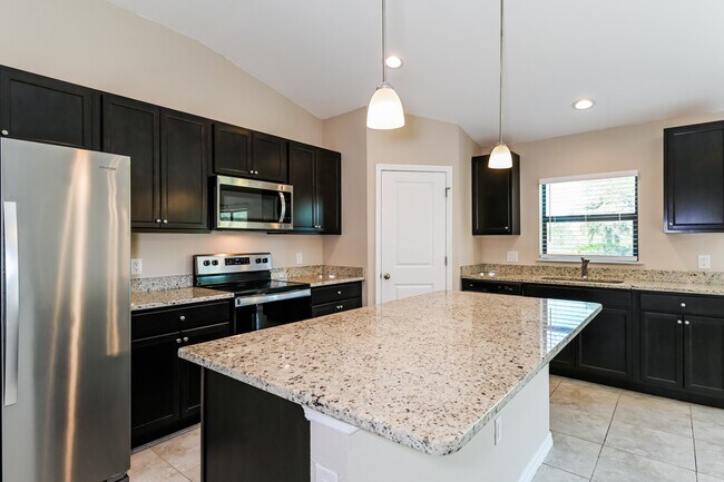 Photo - 3212 44th St W