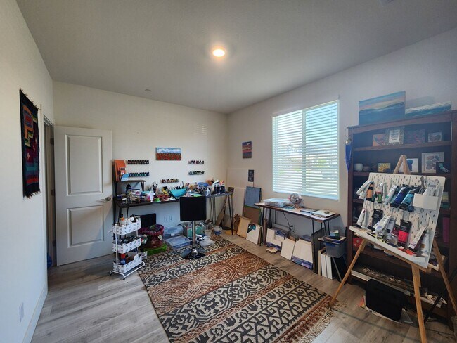 Photo - Beautiful 4/2/5 located in Lincoln w/ Sola...