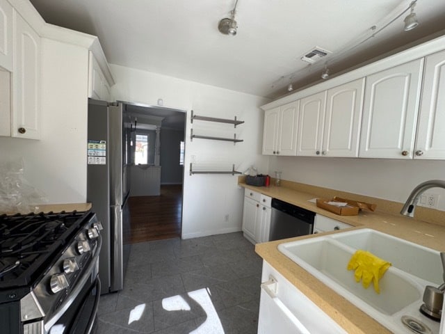 Photo - 18020 Collins St