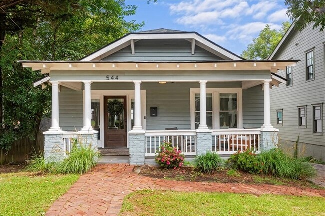 Photo - 544 Winton Terrace NE