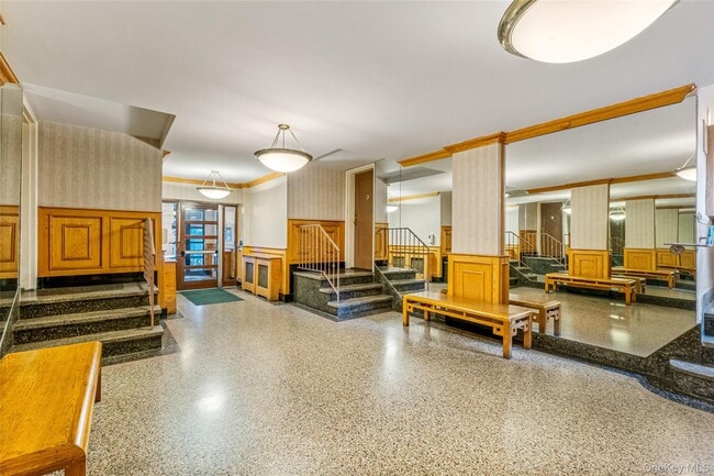 Photo - 140-18 Burden Crescent Unit 310