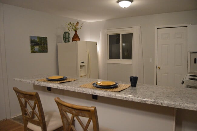 Disfruta cocinando y contemplando también tu patio trasero. - 5935 Tangeman Terrace