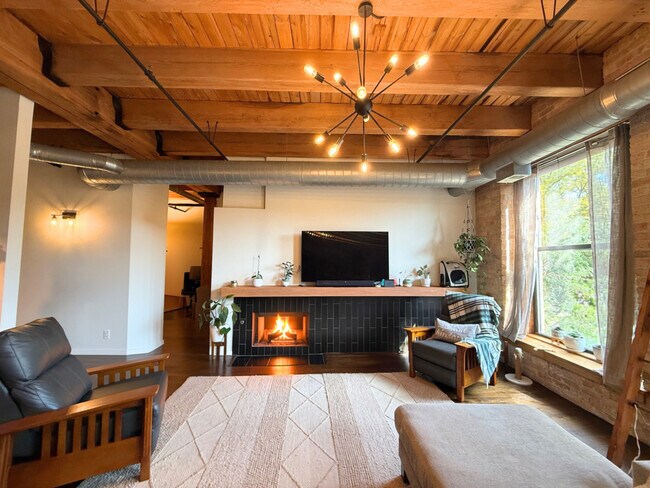 Photo - 2511 W Moffat St Unit 201