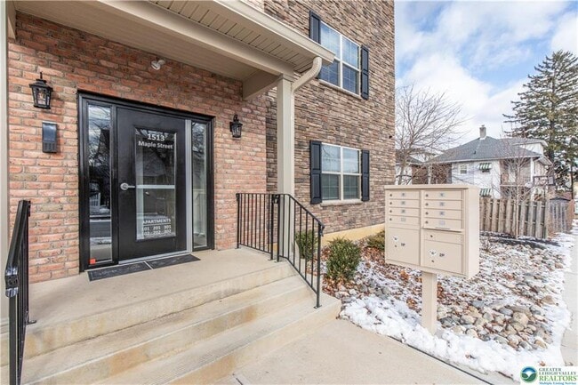 Photo - 1513 Maple St Unit 101