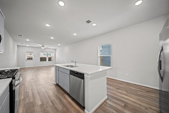 Building Photo - 8340 Bristlecone Pne Wy