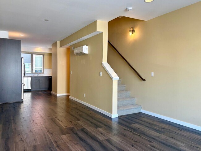 Photo - 2407 S Holgate St Townhome