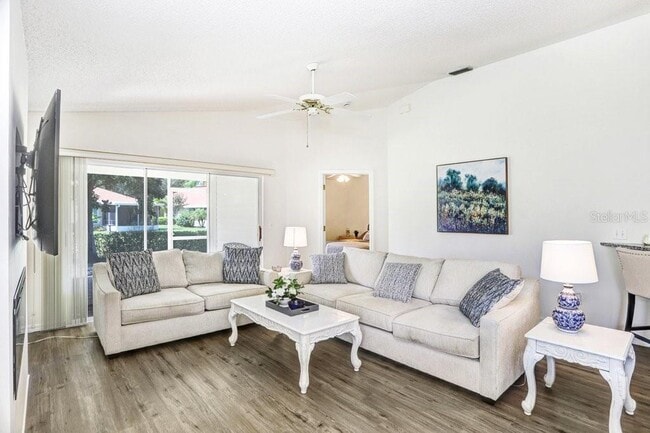 Photo - 2418 New Haven Cir Unidad 83